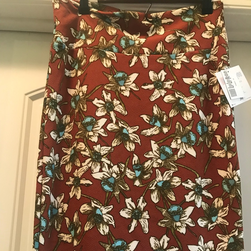 Lularoe Med Cassie NWT